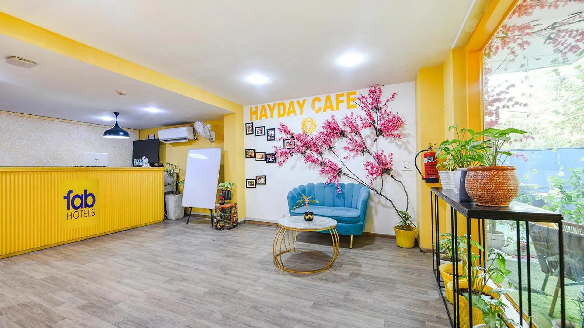Fabhotel Old Meple Leaf- Golf Course Road & Sector 27 Gurgaon Hotel